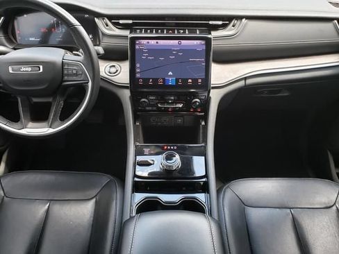 Used 2022 Jeep Grand Cherokee Limited AWD/4WD image 16