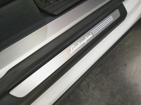 Used 2022 Lamborghini Urus image 56