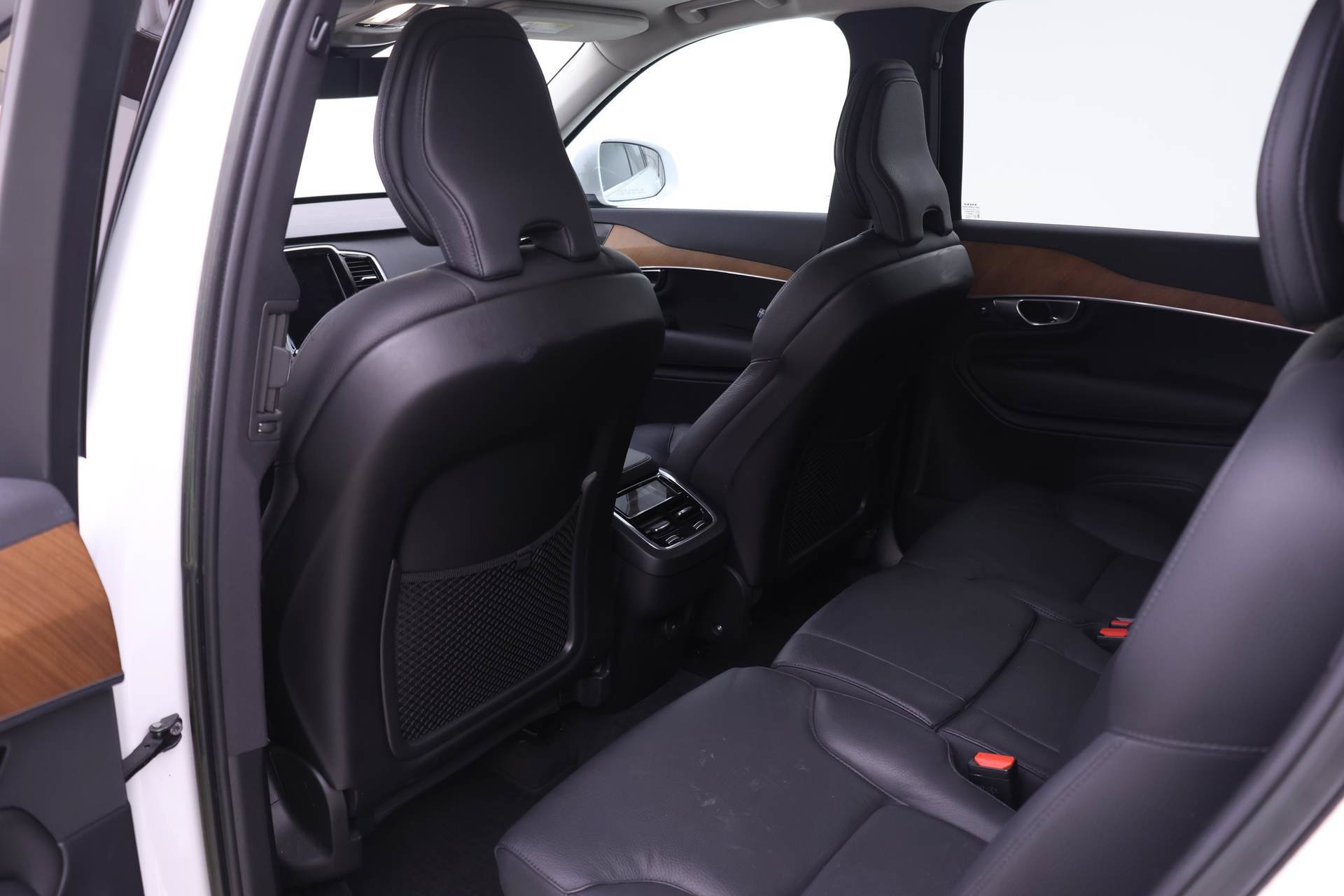 Certified 2023 Volvo XC90 B6 Plus w/ Protection Package Premier AWD/4WD image 13