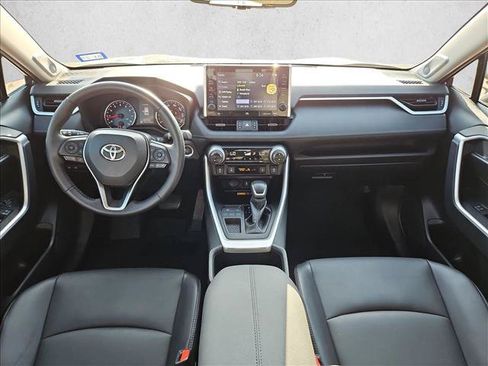 Used 2022 Toyota RAV4 XLE Premium FWD image 18