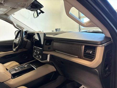 Used 2022 Ford Expedition Max Limited AWD/4WD image 39