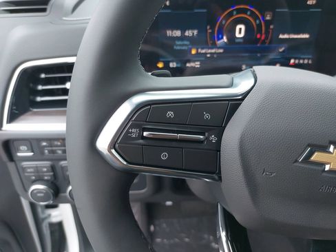 New 2025 Chevrolet Suburban Premier AWD/4WD image 17