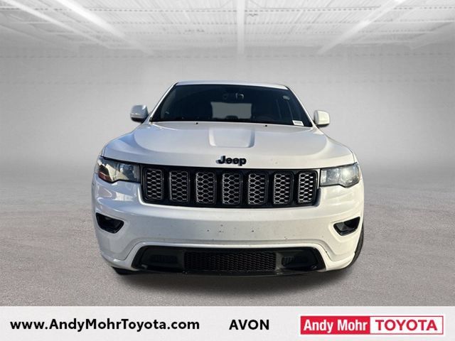 Used 2017 Jeep Grand Cherokee Altitude AWD/4WD image 3
