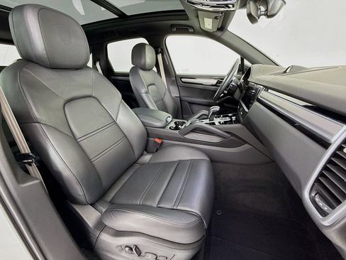 Certified 2023 Porsche Cayenne Platinum Edition AWD/4WD image 30