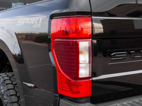 Used 2022 Ford F350 Lariat image 17