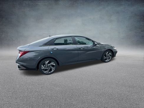 New 2025 Hyundai Elantra Limited image 23