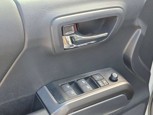 Used 2023 Toyota Tacoma TRD Sport AWD/4WD image 11