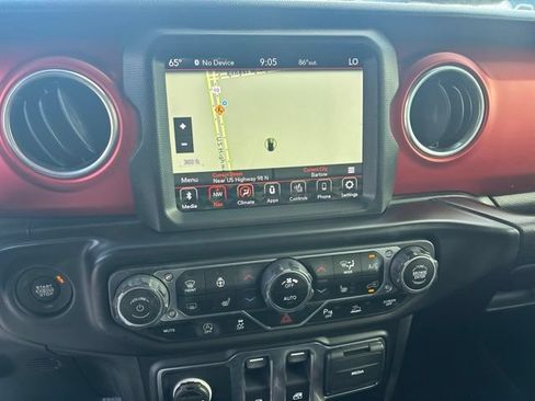 Used 2021 Jeep Wrangler Rubicon AWD/4WD image 12