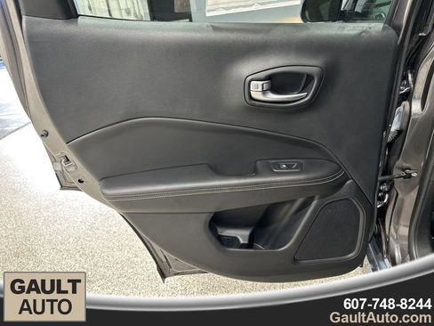 Used 2019 Jeep Compass Latitude image 14