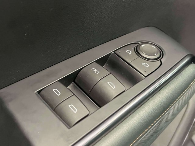 Used 2024 GMC Acadia AT4 w/ Luxury Package AWD/4WD image 21