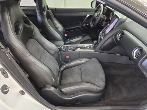 Used 2009 Nissan GT-R Premium AWD/4WD image 29