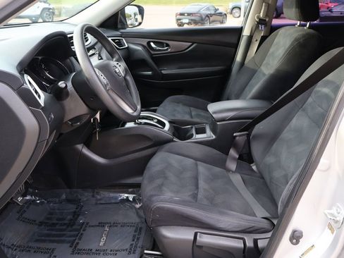 Used 2016 Nissan Rogue S FWD image 16