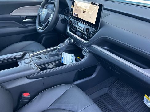 Certified 2026 Toyota Grand Highlander AWD image 17
