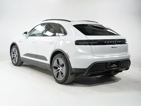 Used 2026 Porsche Macan 4 Electric AWD/4WD image 3