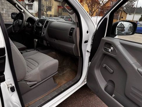 Used 2017 Nissan Frontier S image 30