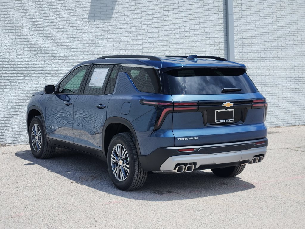 New 2026 Chevrolet Traverse LT w/ Driver Confidence Package FWD image 3