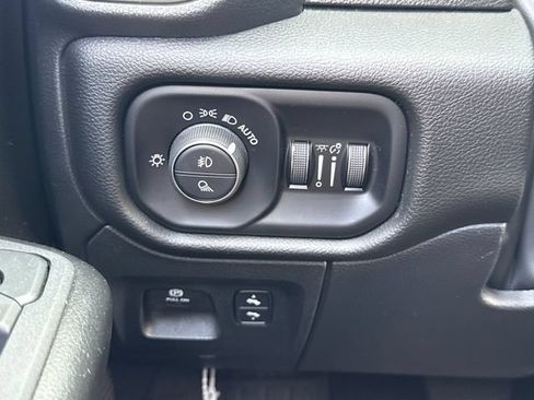Used 2025 RAM 1500 Big Horn AWD/4WD image 31