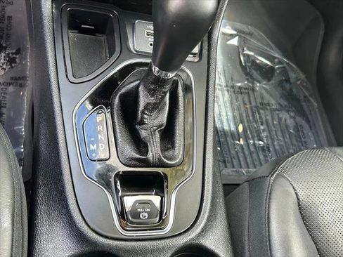 Certified 2019 Jeep Cherokee Limited FWD image 22