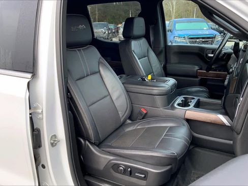 Used 2020 Chevrolet Silverado 1500 High Country w/ Technology Package image 8