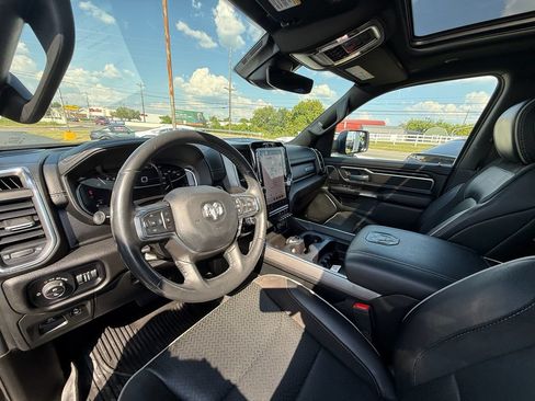 Used 2024 RAM 1500 Laramie AWD/4WD image 14