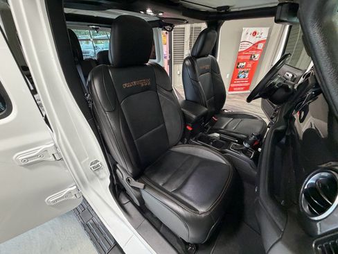 Used 2022 Jeep Wrangler Unlimited Rubicon w/ Trailer Tow Package AWD/4WD image 4