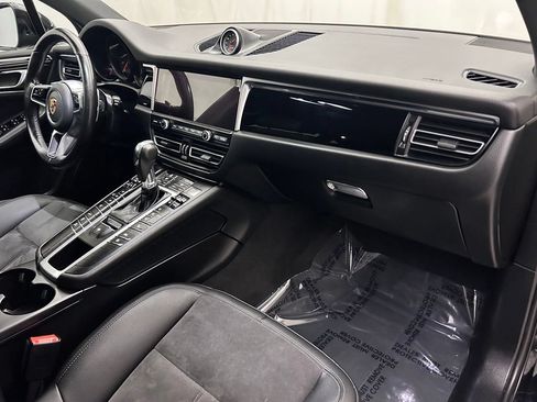 Used 2020 Porsche Macan AWD/4WD image 17
