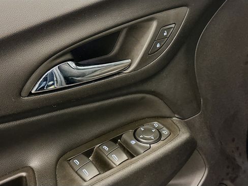 Used 2023 Chevrolet Equinox LT image 15