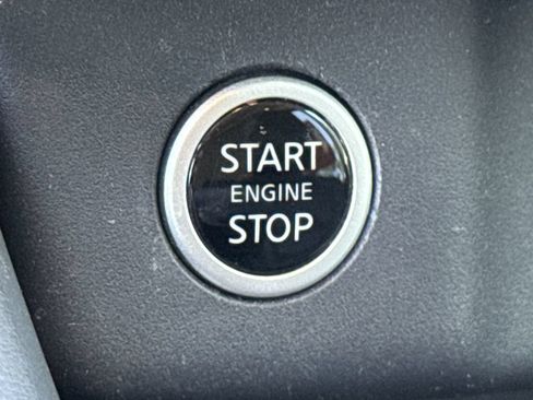 Certified 2021 Nissan Rogue Platinum FWD image 39