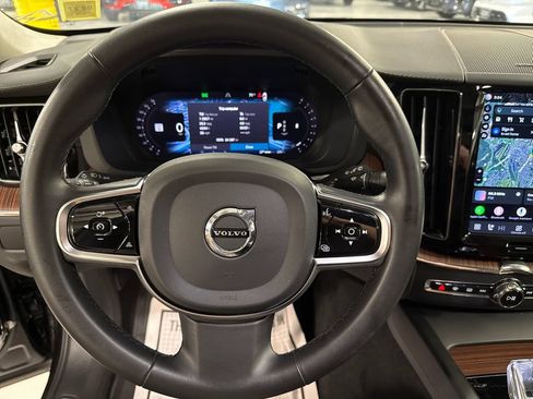Certified 2023 Volvo XC60 B6 Ultimate w/ Protection Package Premier AWD/4WD image 11
