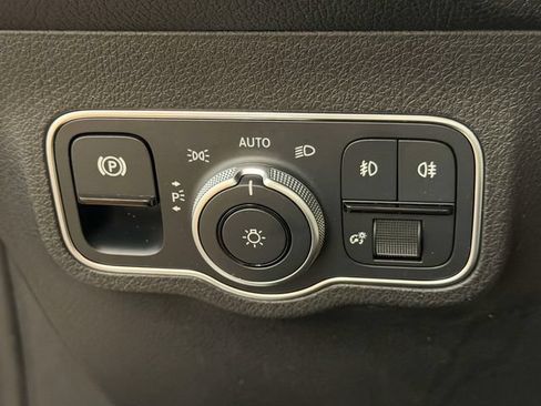 Certified 2023 Mercedes-Benz GLB 250 4MATIC image 21