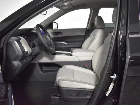 New 2026 Nissan Pathfinder SL AWD/4WD image 11