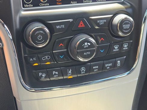 Used 2018 Jeep Grand Cherokee Limited AWD/4WD image 28