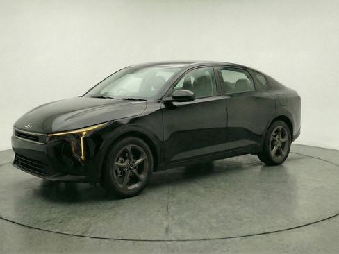 Used 2025 Kia K4 FWD image 3