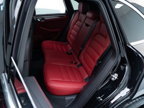 Used 2026 Porsche Macan S AWD/4WD image 30