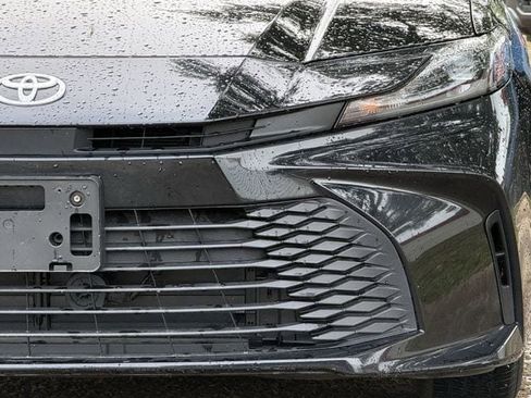 Used 2025 Toyota Camry LE image 9