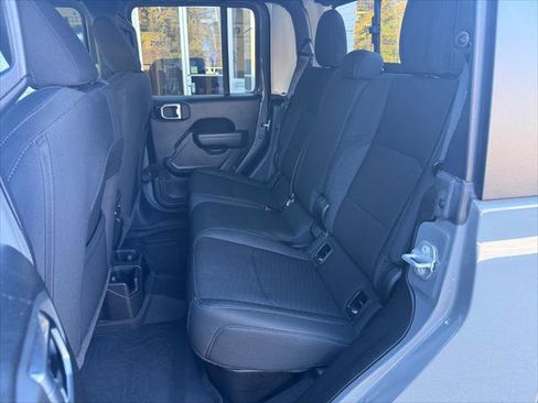 Certified 2022 Jeep Gladiator Sport image 15