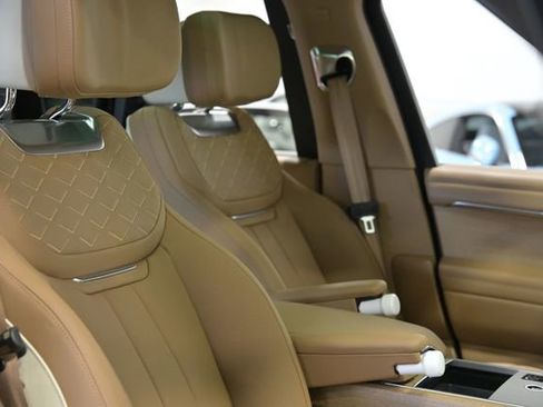 Used 2024 Land Rover Range Rover SV image 45