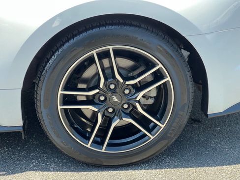 Used 2018 Ford Mustang GT RWD image 11
