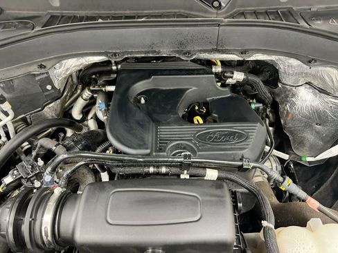 Used 2020 Ford Explorer XLT w/ Comfort Package image 25