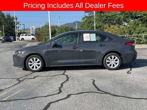 Used 2024 Toyota Corolla LE FWD image 2