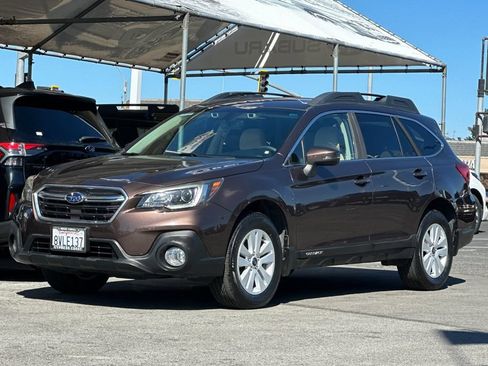 Used 2019 Subaru Outback 2.5i Premium AWD/4WD image 8