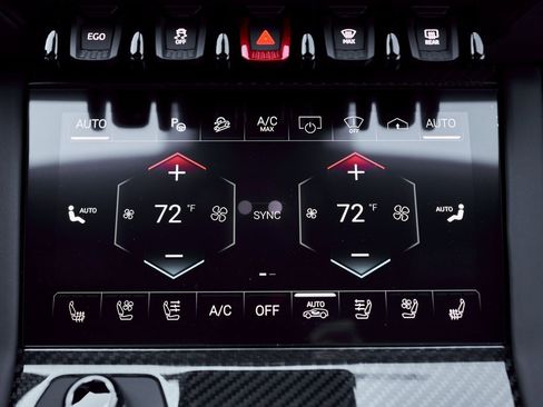 Used 2025 Lamborghini Urus SE image 70