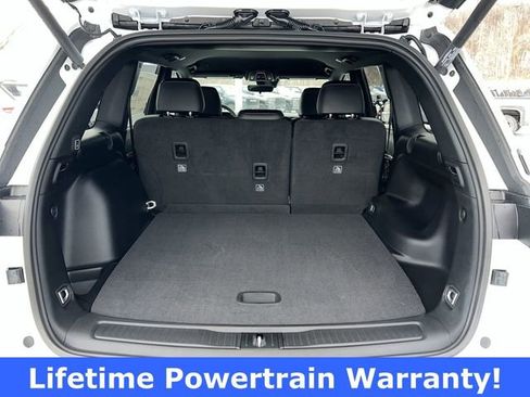 New 2025 Jeep Grand Cherokee Limited w/ Black Appearance Package image 24