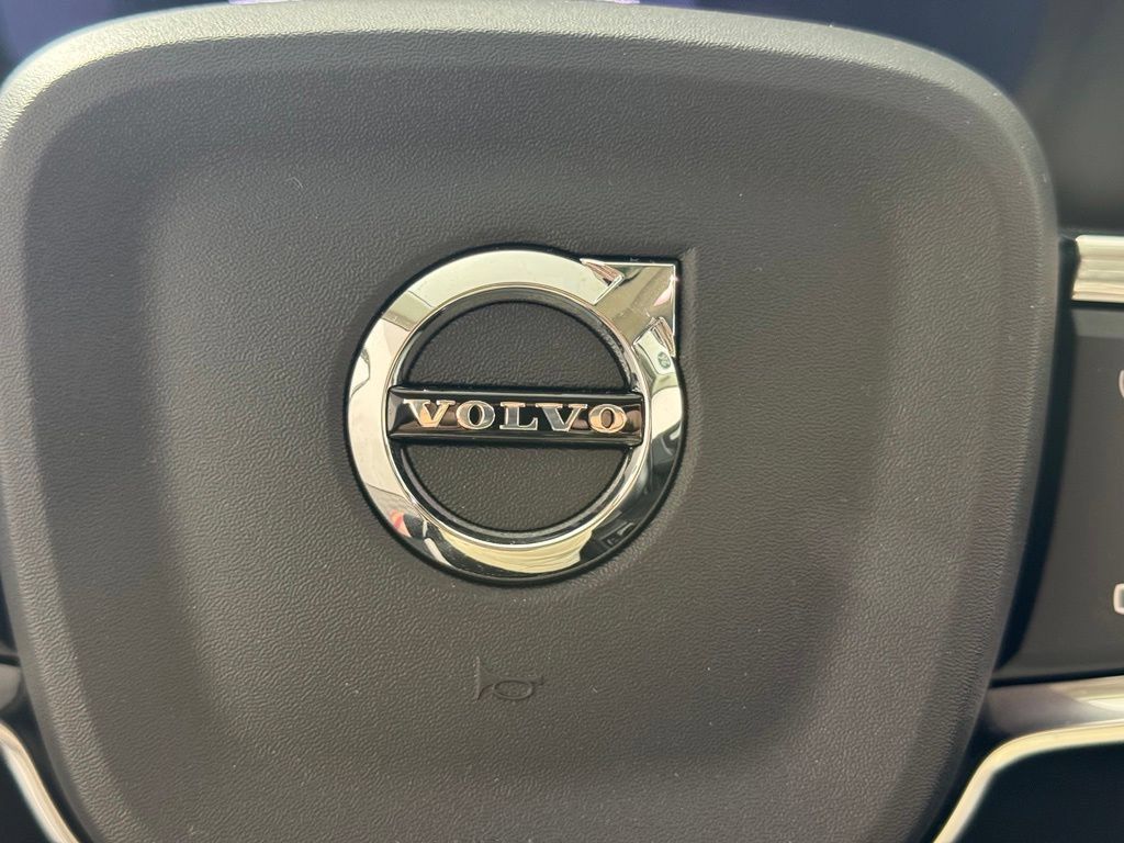 Certified 2026 Volvo XC40 B5 Plus AWD/4WD image 31