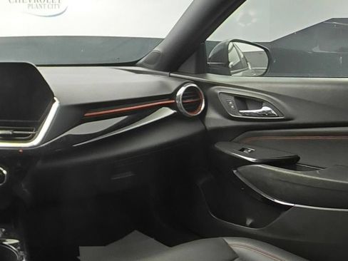Used 2024 Chevrolet Trax RS w/ Sunroof Package FWD image 15