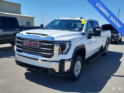 Used 2024 GMC Sierra 2500 SLE w/ SLE Value Package; AWD/4WD image 2