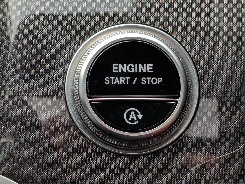 Used 2025 Mercedes-Benz GLC 43 AMG 4MATIC image 26