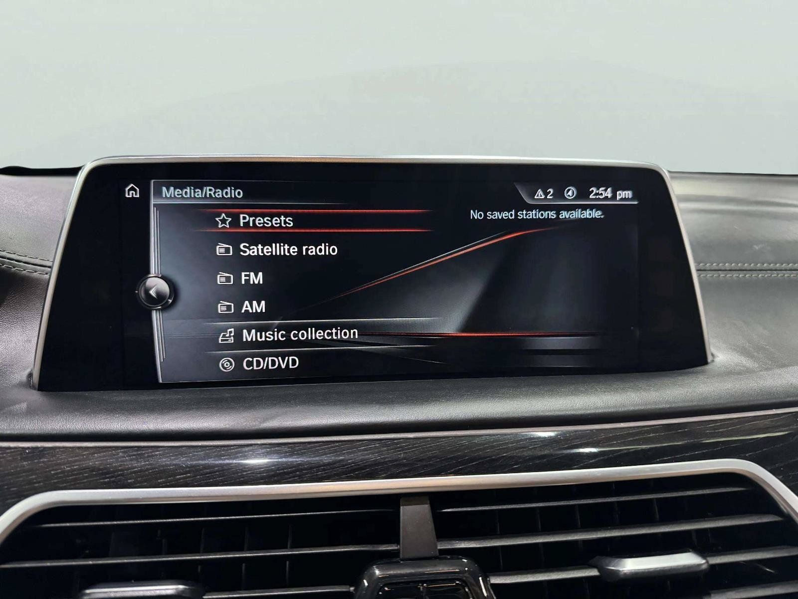 Used 2016 BMW 750i RWD image 33