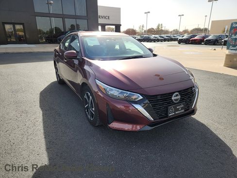 Used 2024 Nissan Sentra SV image 1