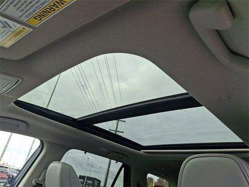 New 2025 Honda Pilot Touring image 12